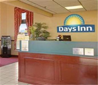 Days Inn By Wyndham Apple Valley Pigeon Forge/Sevierville Bagian luar foto