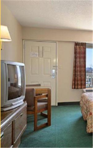 Days Inn By Wyndham Apple Valley Pigeon Forge/Sevierville Ruang foto