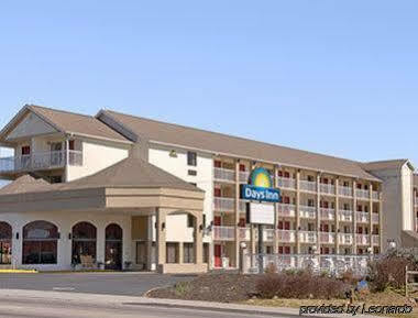 Days Inn By Wyndham Apple Valley Pigeon Forge/Sevierville Bagian luar foto